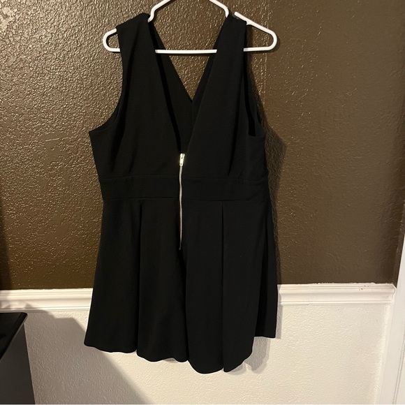 Reversible Black Plus Size Sexy Mini Dress with Gold Zipper, Size 3XL - Picture 2 of 4